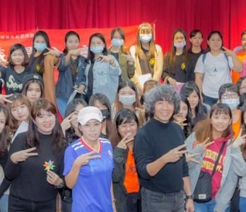 Studio B Hair And Beauty Academy: Kursus Profesional Rambut & Kecantikan di Malaysia