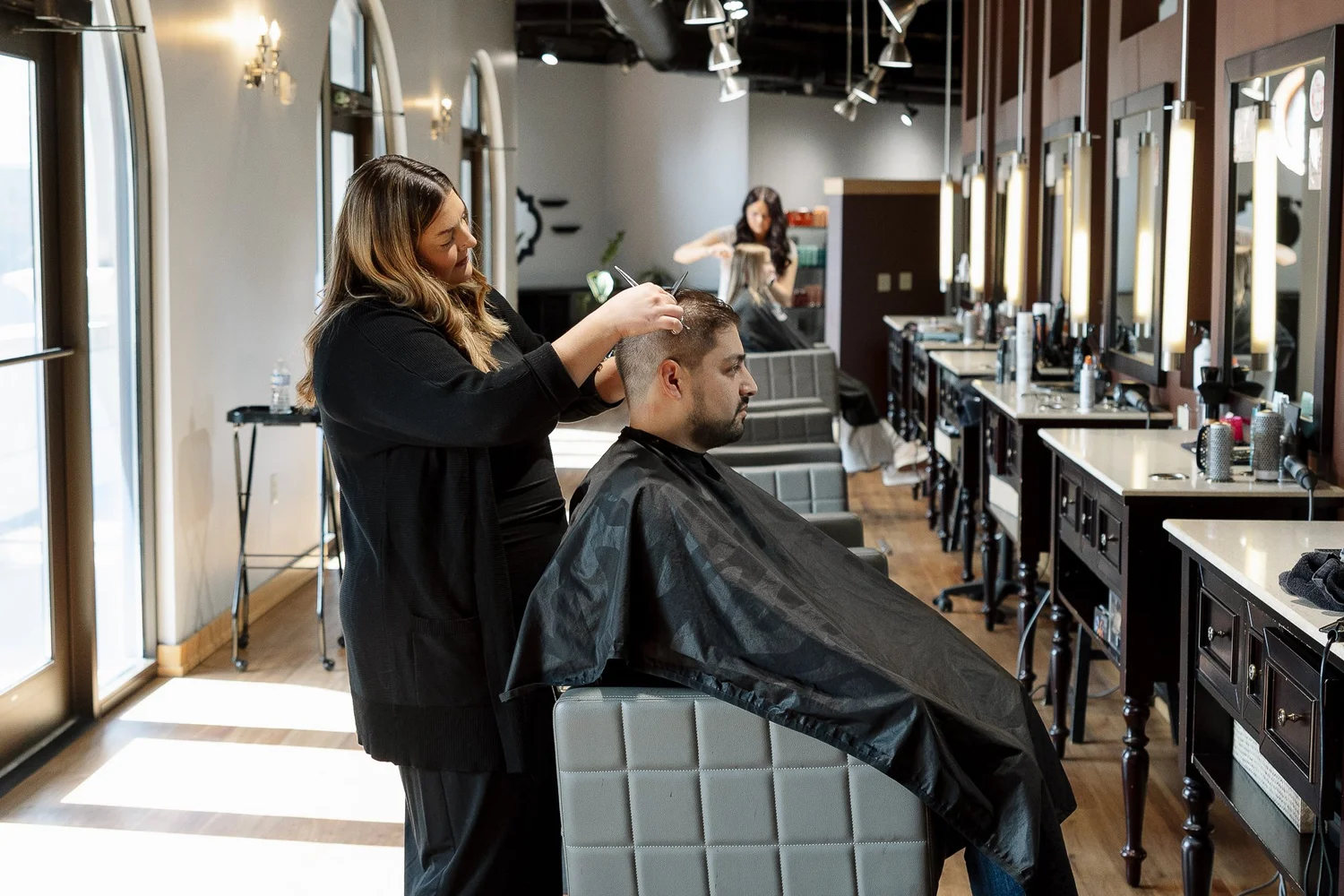 Gaya Rambut Moden di AK Hair Salon – Potongan & Warna Profesional Malaysia