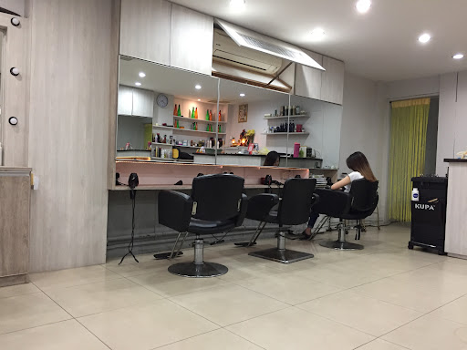 Studio Fokus Rambut & Makeup – Perkhidmatan Kecantikan Profesional di Fokus Hair & Makeup