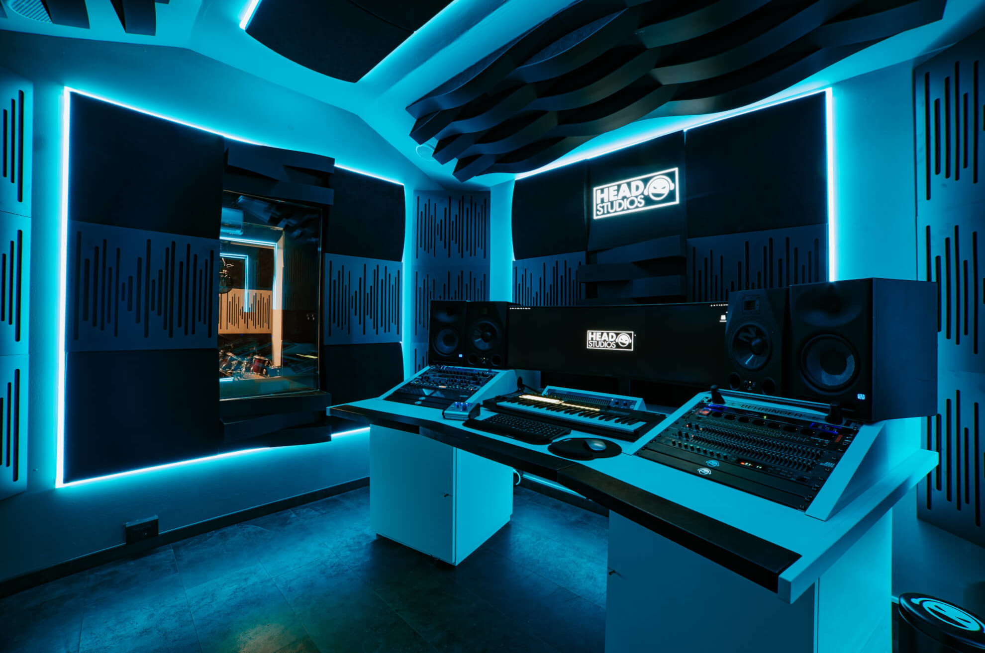 Heads Studio – Reka Bentuk Kepala Kreatif, Fotografi & Seni Visual | Inspirasi Design