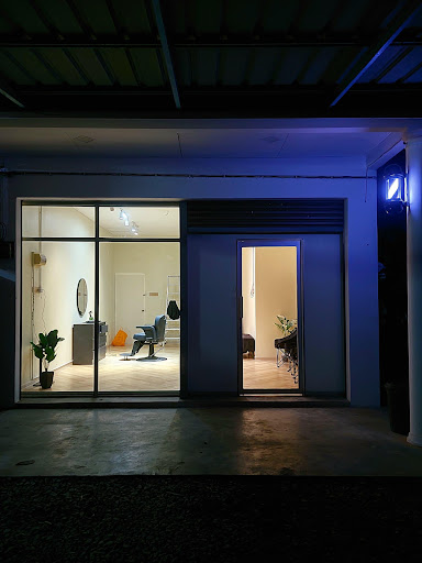 Studio Gaya Rambut Swirl – Potongan & Penataan Bergaya, Trend Terkini