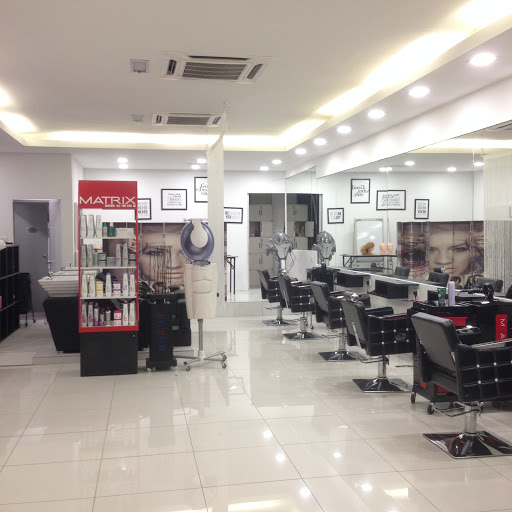 Salon & Akademi Kecantikan Michelle di Karamunsing Capital – Hair, Makeup & Styling Profesional