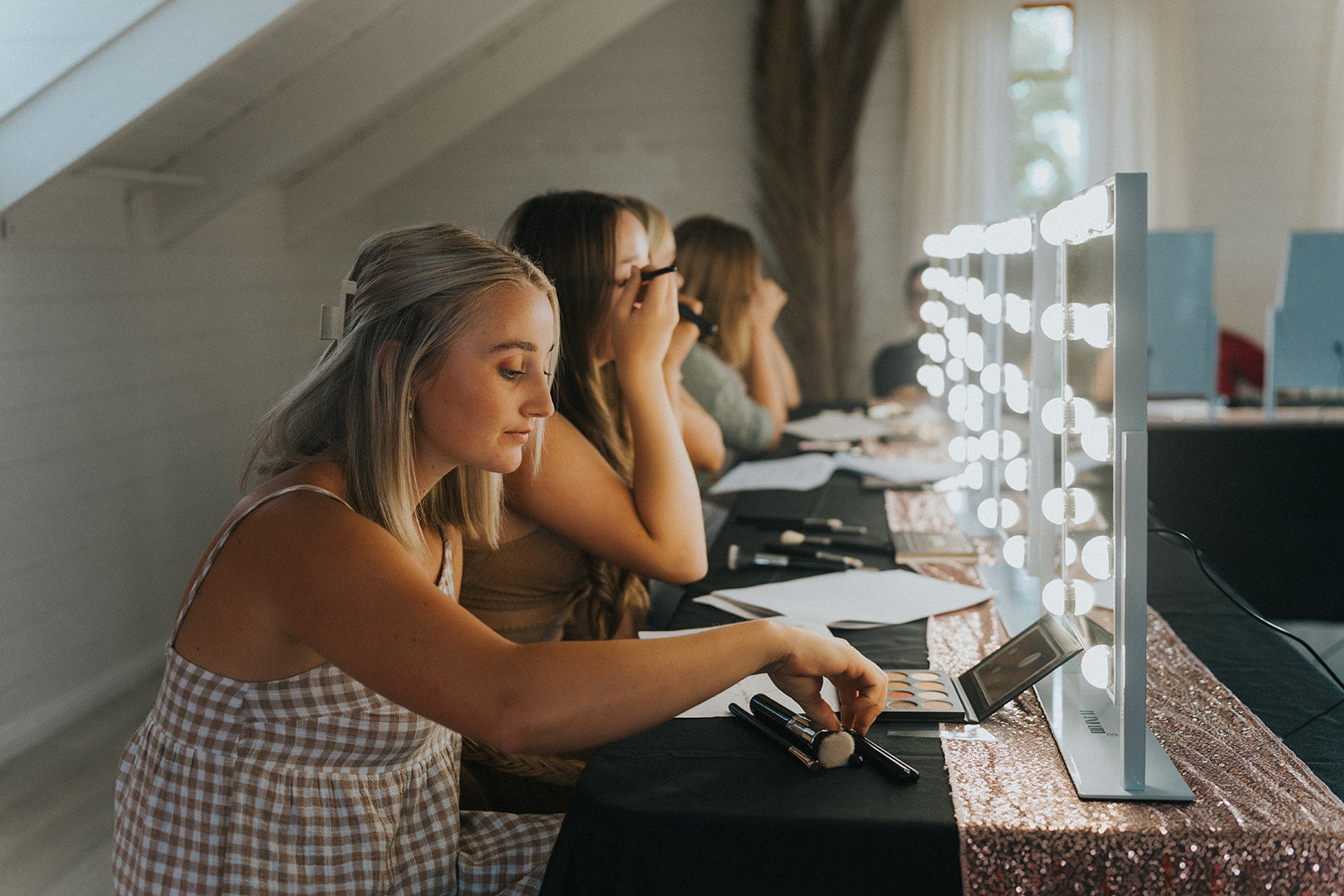 LPL Academy: Bengkel Makeup Profesional & Perkhidmatan Kecantikan - Panduan & Tips Eksklusif