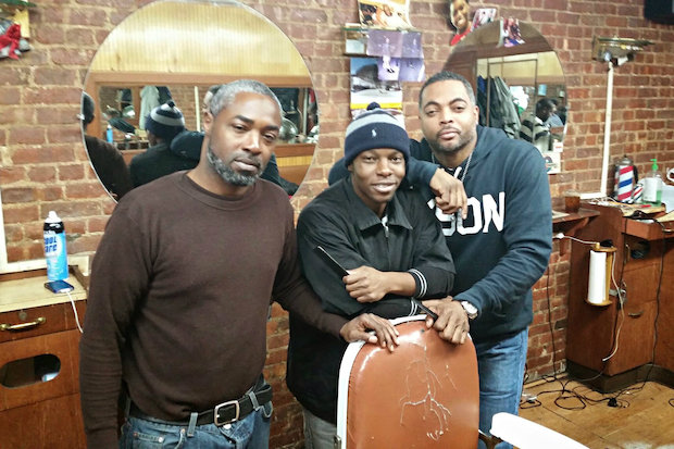 Barbershop HeadHunter: Potongan Gaya Profesional di Pusat Bandar