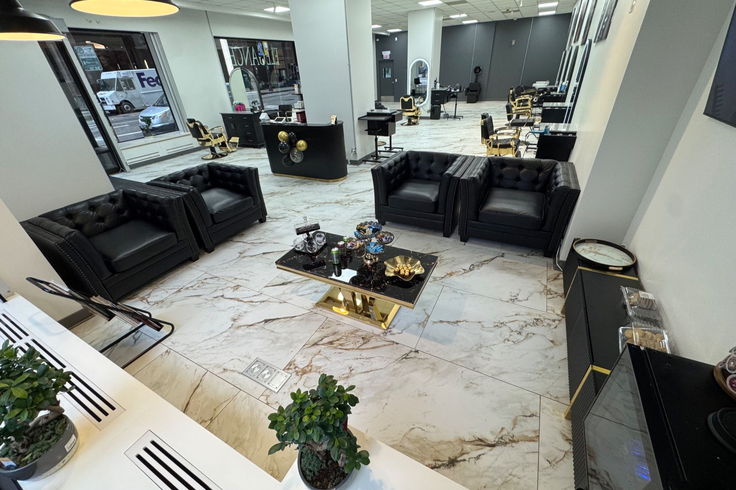 Salun Kecantikan & Gaya Rambut Elegance – Rawatan Rambut, Styling & Make‑up Profesional