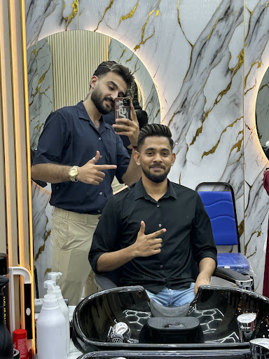 Akademi Rambut Terbaik di Long Ampan Aing & Abanang – Kursus Styling & Perawatan Profesional