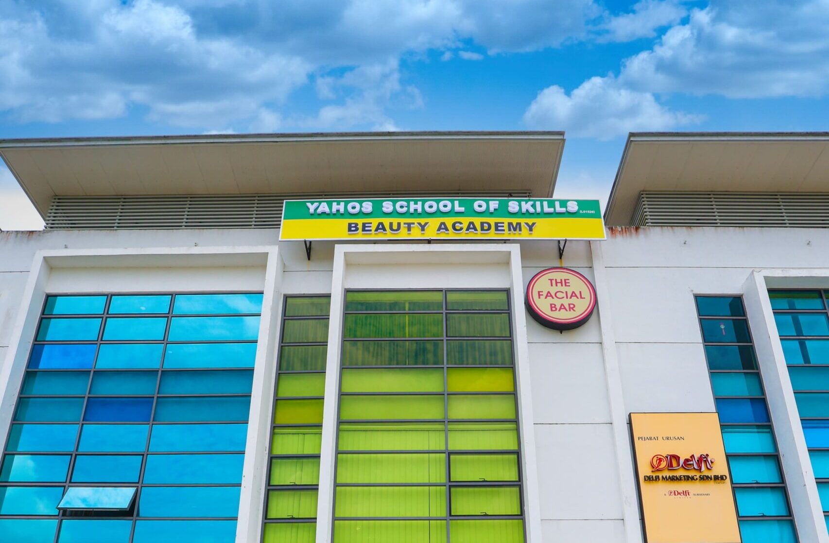 Akademi Kecantikan YAHOS Saradise | Kursus Rias & Penjagaan Kulit Profesional