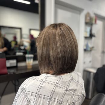 1st Avenue Hair Studio – Salon Rambut Bergaya di Kota – Potongan, Pewarnaan & Rawatan Profesional