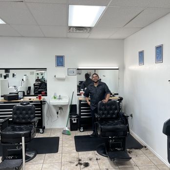 Furama Barber Saloon – Potongan Rambut Gaya Premium di Kota Anda