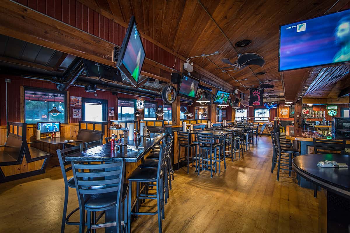 Carolina Saloon – Bar, Restoran & Live Music di Pusat Kota