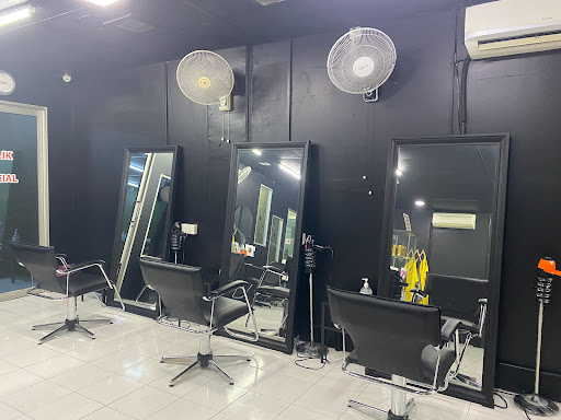 Salun Muslimah Eidaman: Gaya Hijab Moden untuk Hari Raya