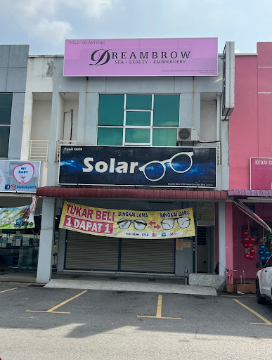 Rumah Kecantikan & Akademi Dreambrow di Jenjarom – Perkhidmatan Alis & Lash, Latihan Profesional