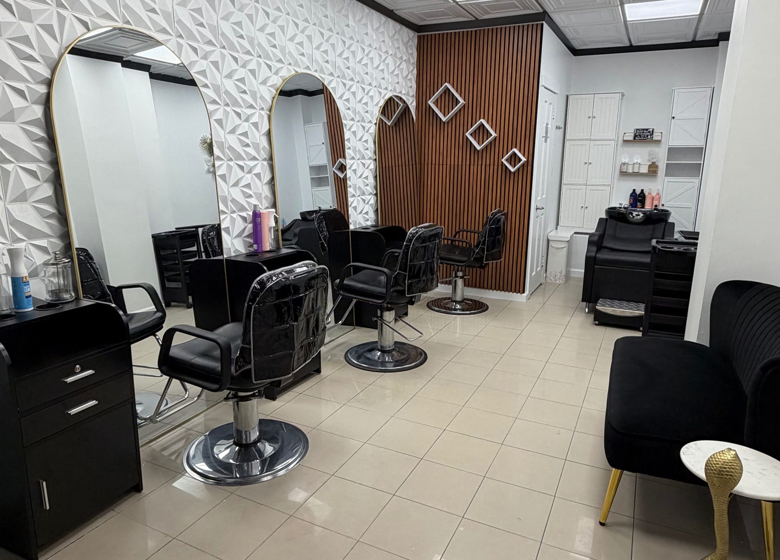 IN Hair & Beauty Studio – Salon Rambut & Kecantikan Premium, Styling Profesional & Perawatan Kulit