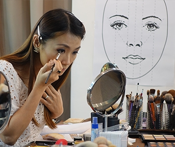 Akademi & Bengkel Keajaiban Makeup – Kursus Makeup Profesional, Tips & Teknik