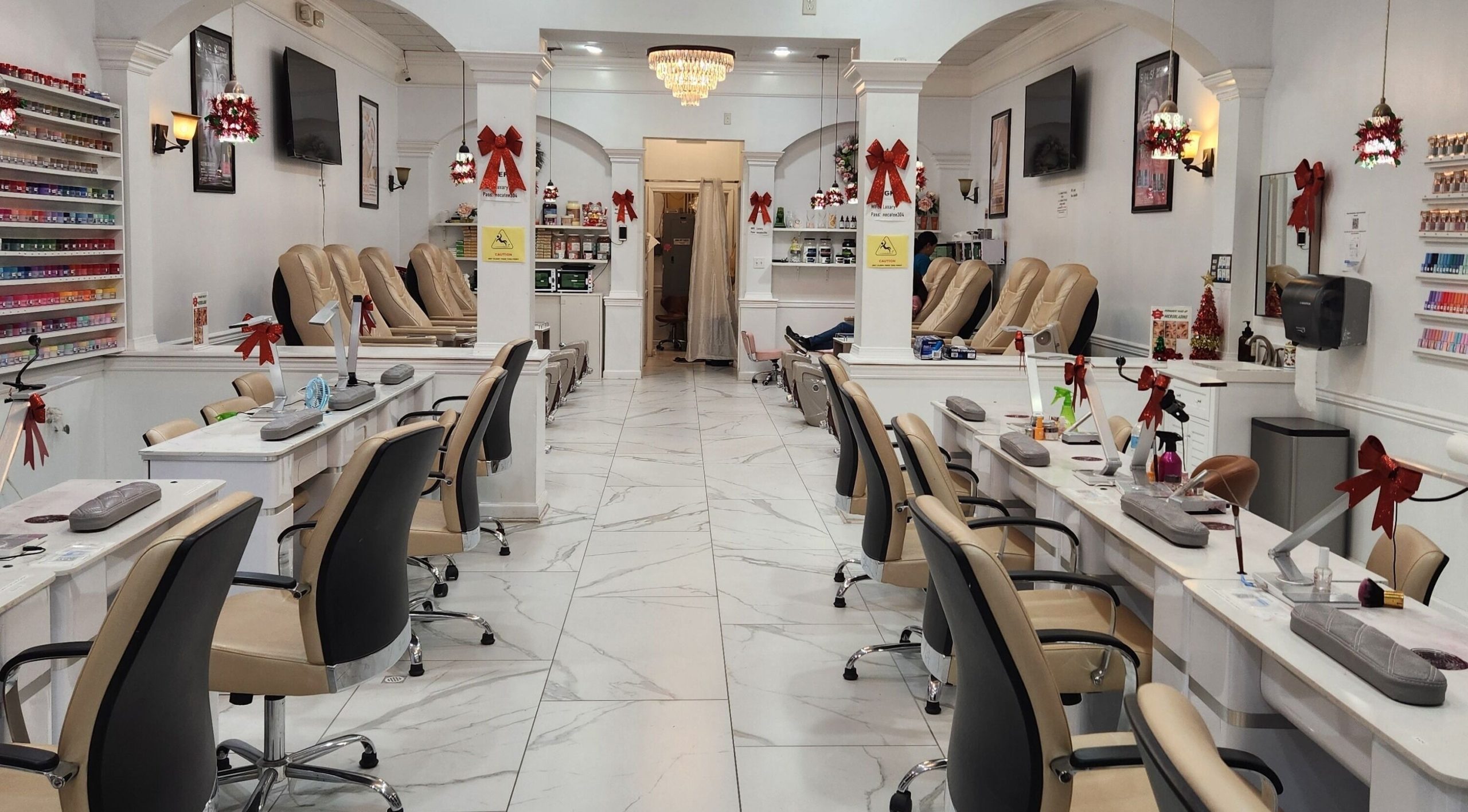Castle Hair & Nail Studio & Hair Academy - Salon Kecantikan Premium, Kursus Rambut & Manikur di Malaysia