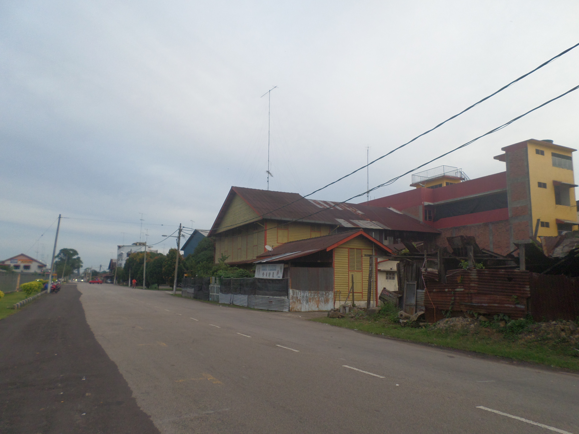 Chaah: Gaya Moden dalam Seni Visual - Inspirasi Warna & Reka Bentuk