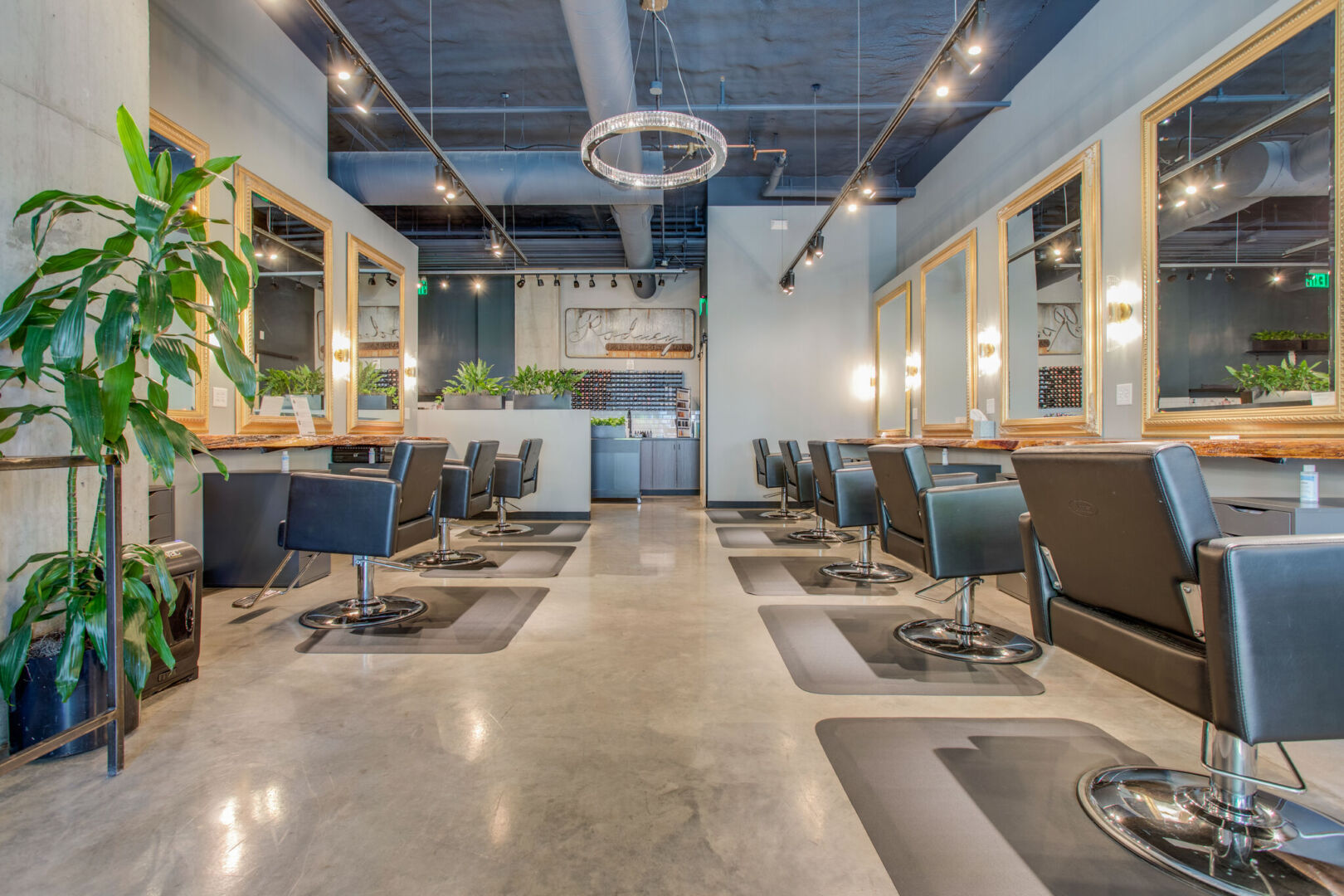 Rodney Hair Beauty Salon & School – Salon Kecantikan & Pelatihan Styling Rambut Terbaik