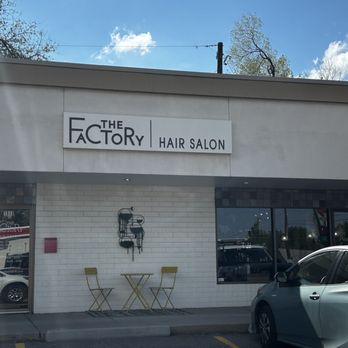 Salon Kecantikan & Gaya Rambut Factory – Perkhidmatan Profesional di Jantung Bandar