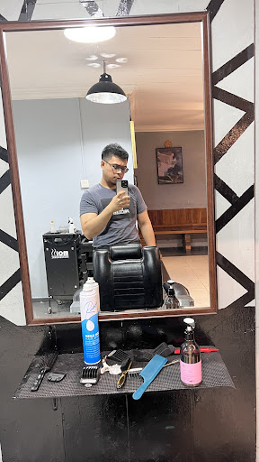 Aimanmazli Hairstudio: Potongan Rambut Moden & Gaya Klasik di Kuala Lumpur