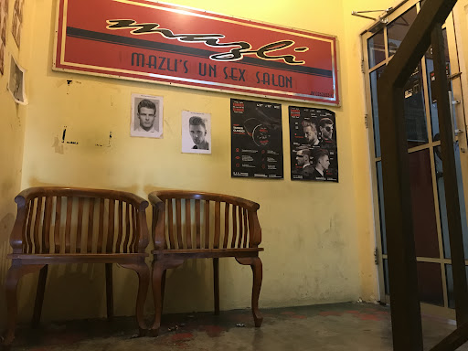 Salon Uniseks Mazlis - Potongan Rambut Kualiti Tinggi & Perkhidmatan Profesional