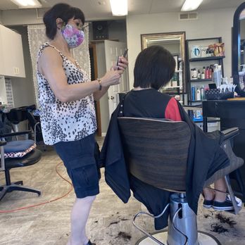 Salon Rambut Profesional Seasons – Gaya Moden, Perkhidmatan Berkualiti