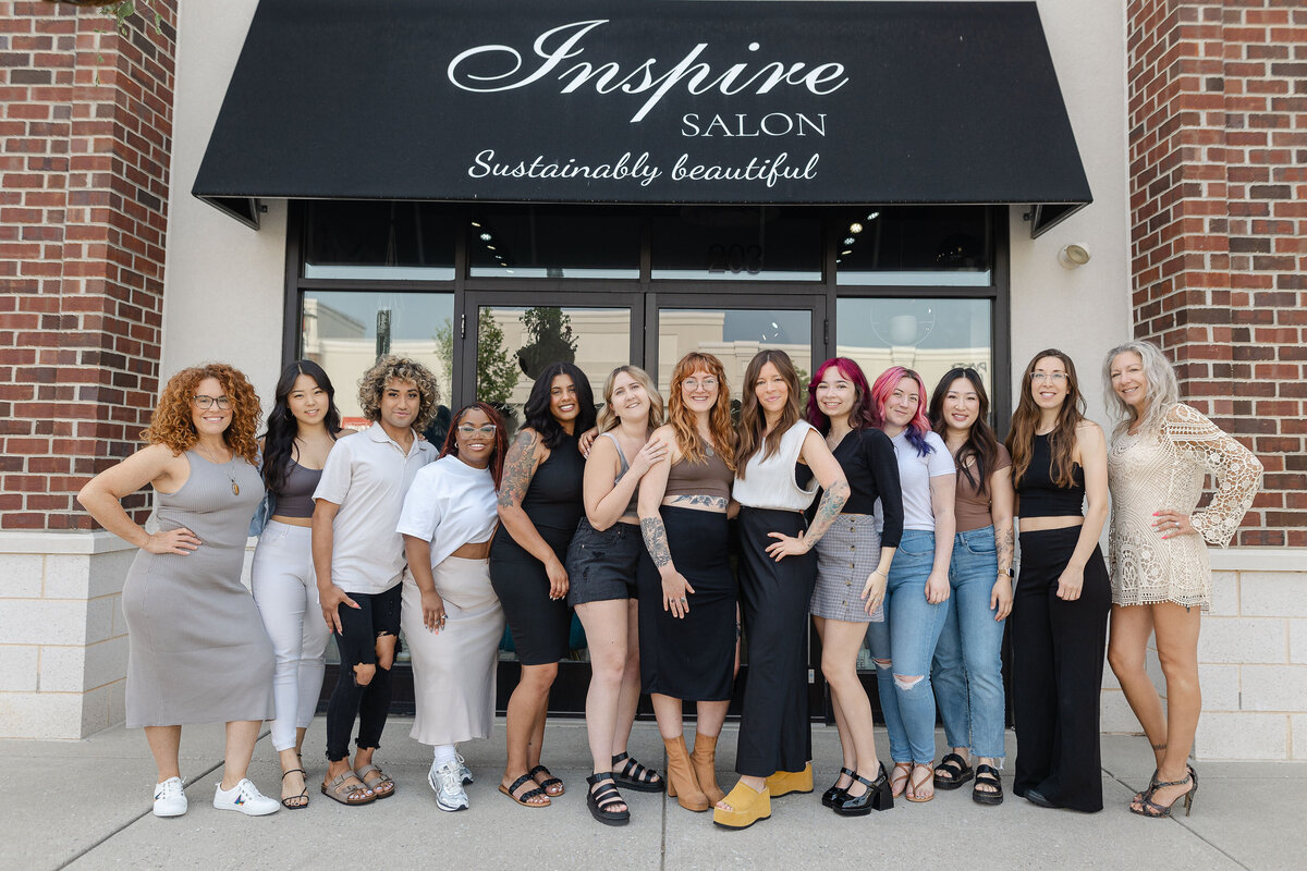 Salon Rambut Inspirasi: Gaya Moden, Tips Penataan, Trend Warna 2024