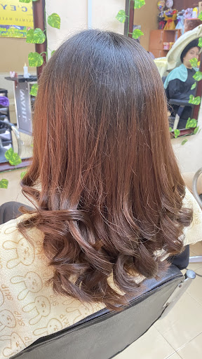 Akademi Rambut Terbaik di Padang Mat Sirat – Kursus Styling & Perawatan Profesional