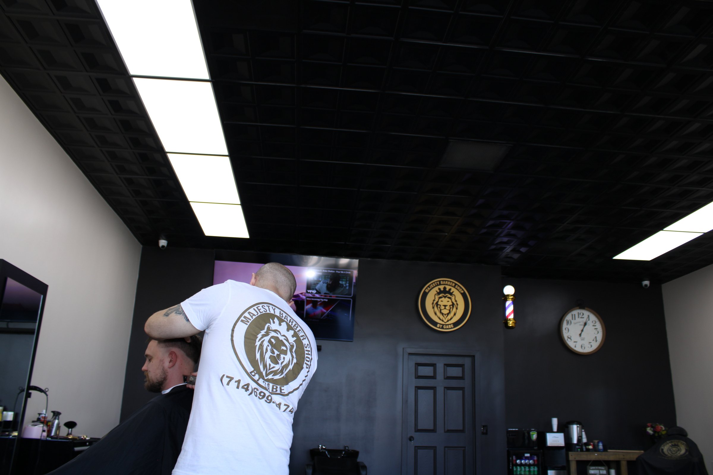 Barbershop MAJESTY SLOW Machang – Potong Rambut Bergaya, Perkhidmatan Premium & Suasana Santai