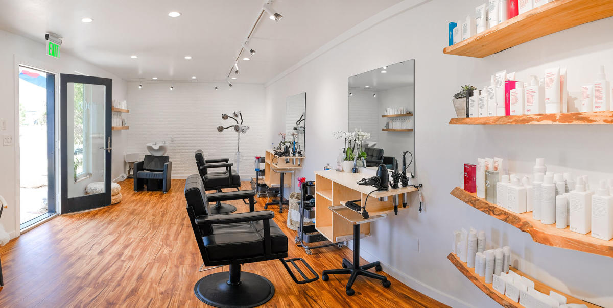 Salon Rambut OV: Gaya Moden, Perkhidmatan Profesional & Penjagaan Rambut Berkualiti