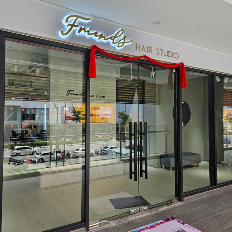 Friends Hair Studio – Salon Kecantikan Rambut Moden, Potongan & Rawatan Professional