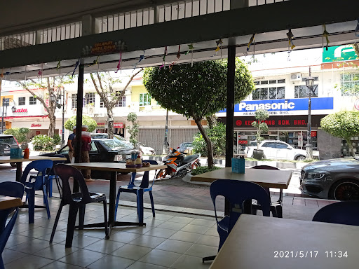 Wahab Barber Saloon – Potongan Rambut Gaya & Perkhidmatan Cukur Profesional di Kuala Lumpur