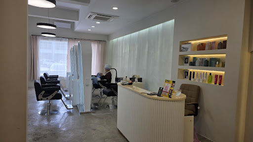 Salon Rambut Her Day – Transformasi Gaya, Perkhidmatan Premium, Trendy 2024