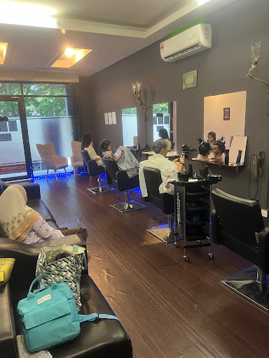 Mawar Hair Salon – Gaya Rambut Moden & Profesional di Kuala Lumpur