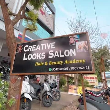 Studio Rambut & Akademi Gaya Kreatif – Salon Kecantikan, Kursus Potong & Gaya Terbaru
