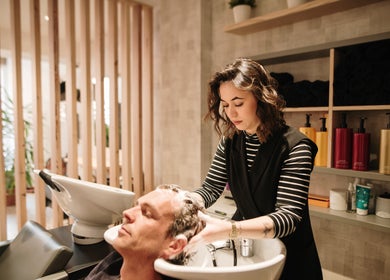 Jtheal Salon Rambut – Gaya Moden, Potongan Profesional & Rawatan Kulit Kepala