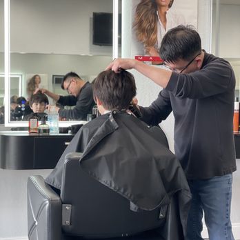 Salon Rambut Sky - Gaya Moden & Perkhidmatan Profesional