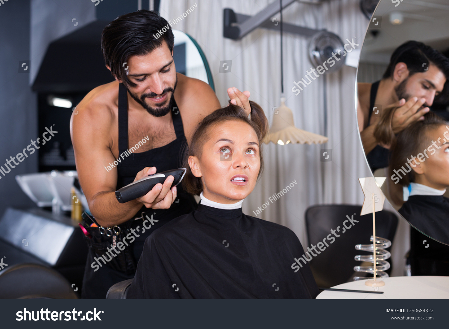 Studio Rambut Profesional: Gaya Seksi & Penjagaan Rambut Terkini