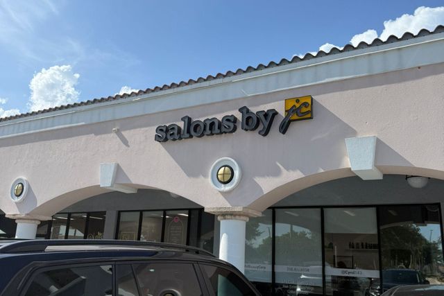 Y.TRIM Hair Salon & Academy – Potongan Rambut Profesional, Kursus Styling & Perawatan Kecantikan